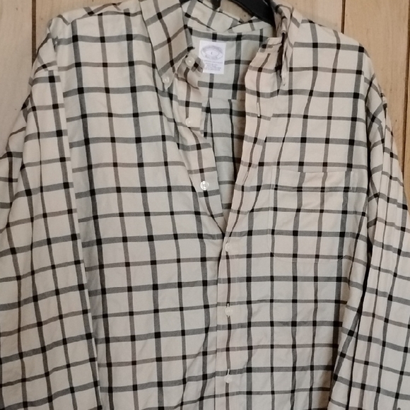 Brooks Brothers Beige and Black Plaid Casual Button Down Shirt - Picture 4 of 5